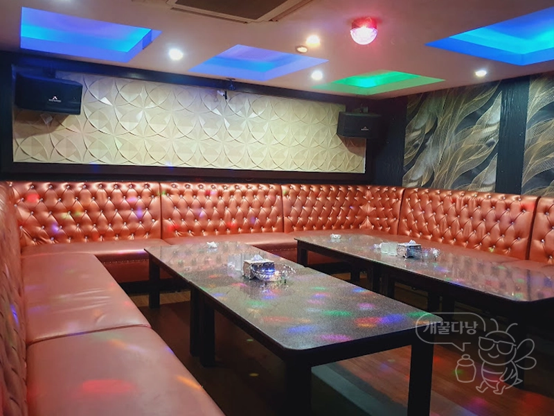 다낭 텐프로 가라오케 대형 룸