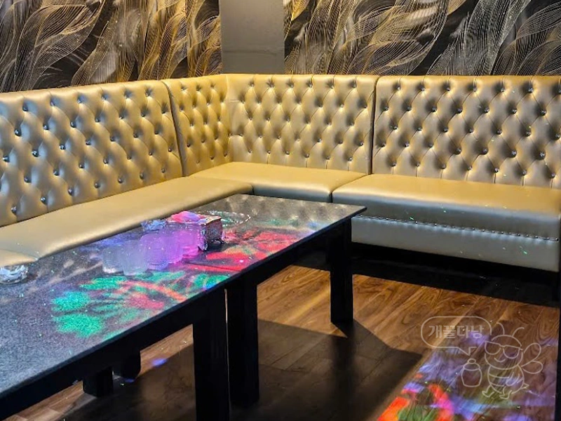 다낭 텐프로 가라오케 중대형 룸