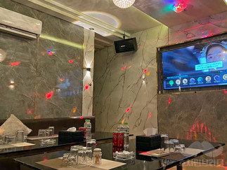 넘버원 가라오케 룸 9