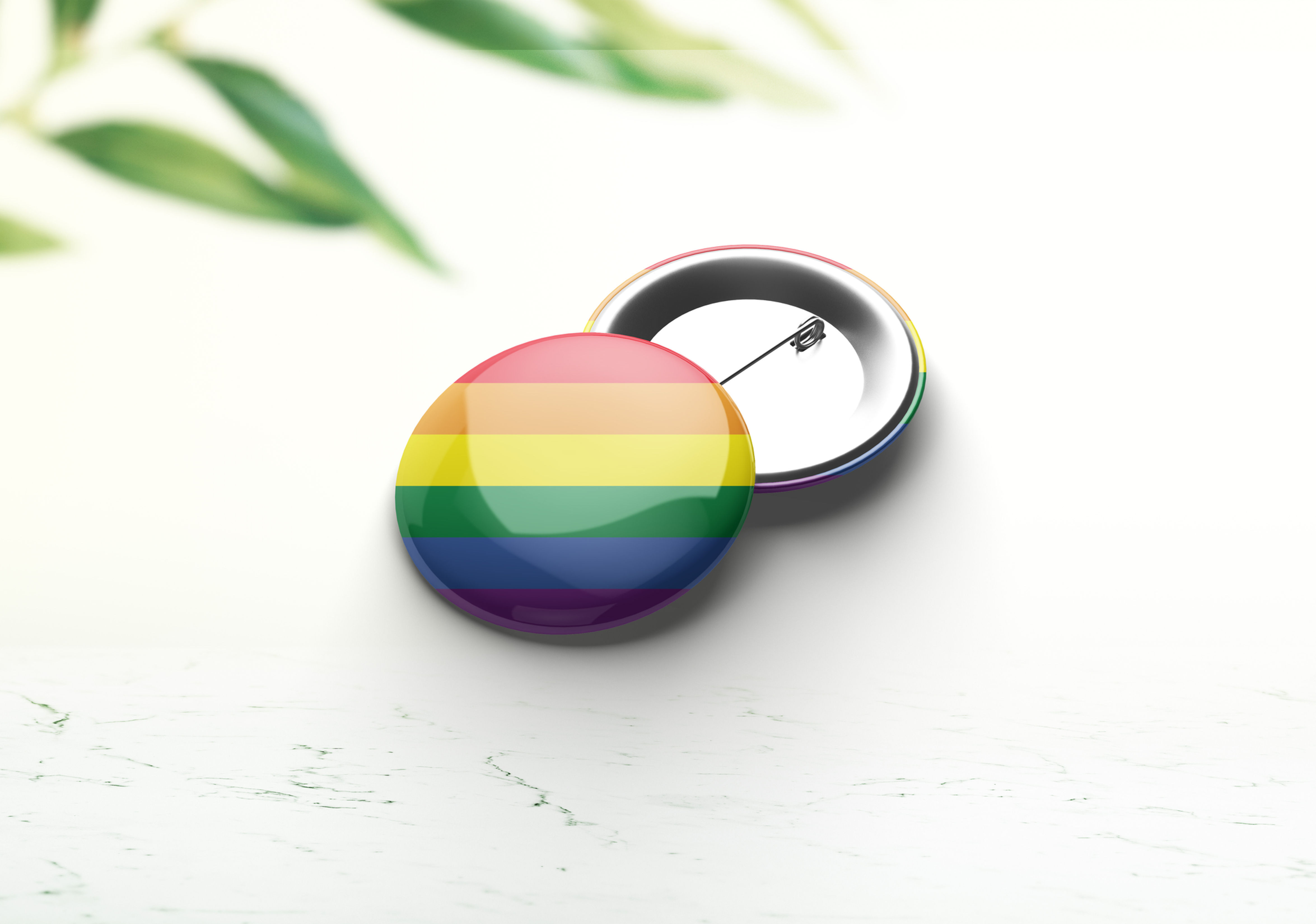 Ansteckbutton mit Regenbogenflagge