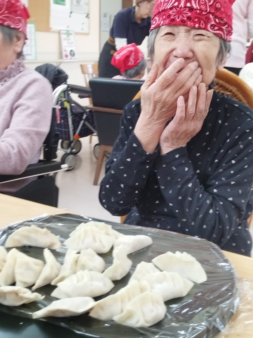 餃子づくり　②ホホホ
