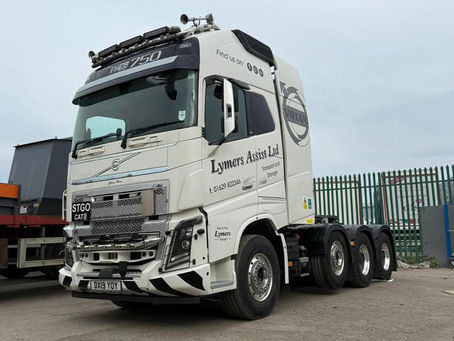 Heavy haulage unit and six axle trailer join fleet