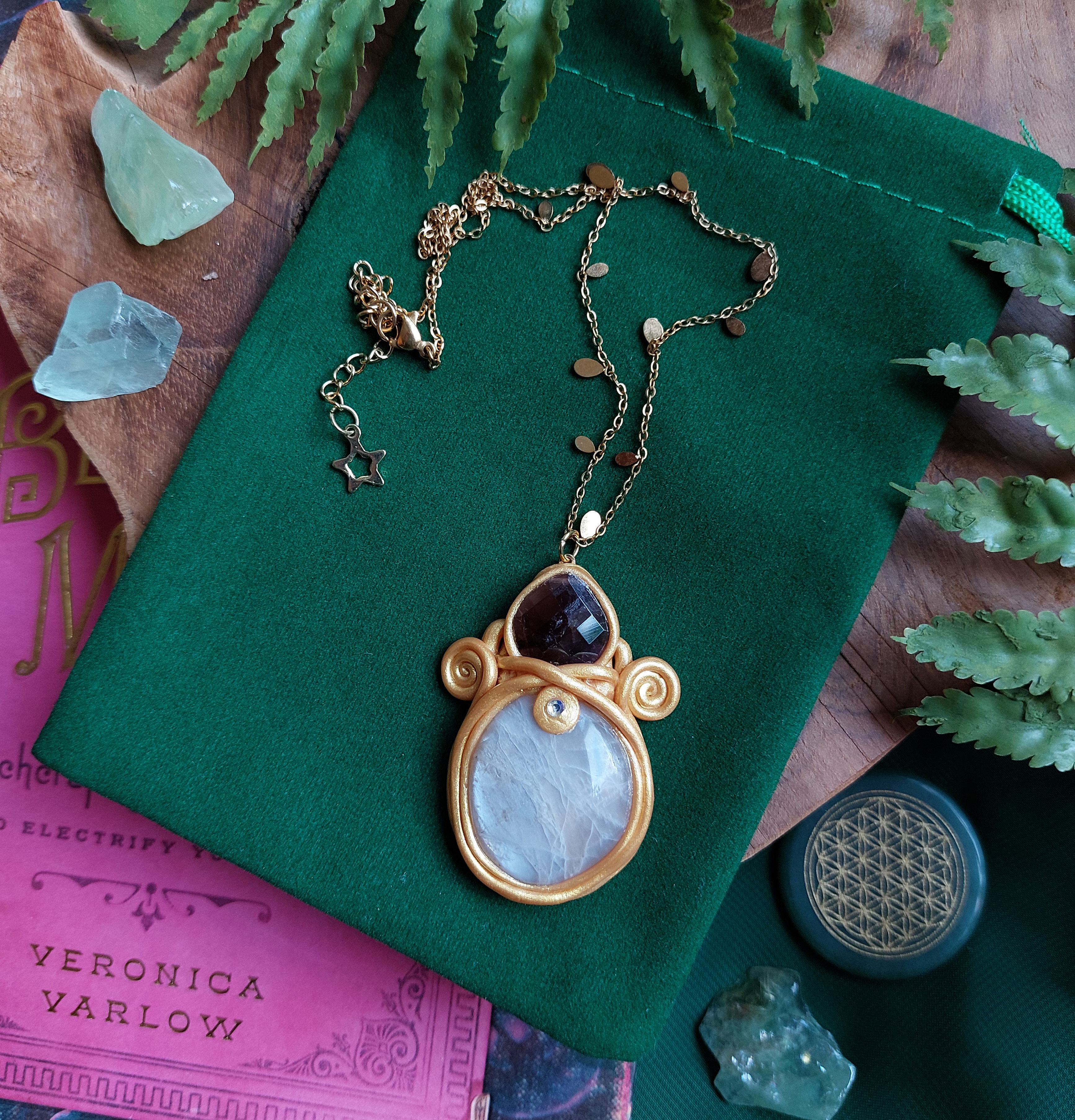 amulet 'luna' *moonstone + amethyst