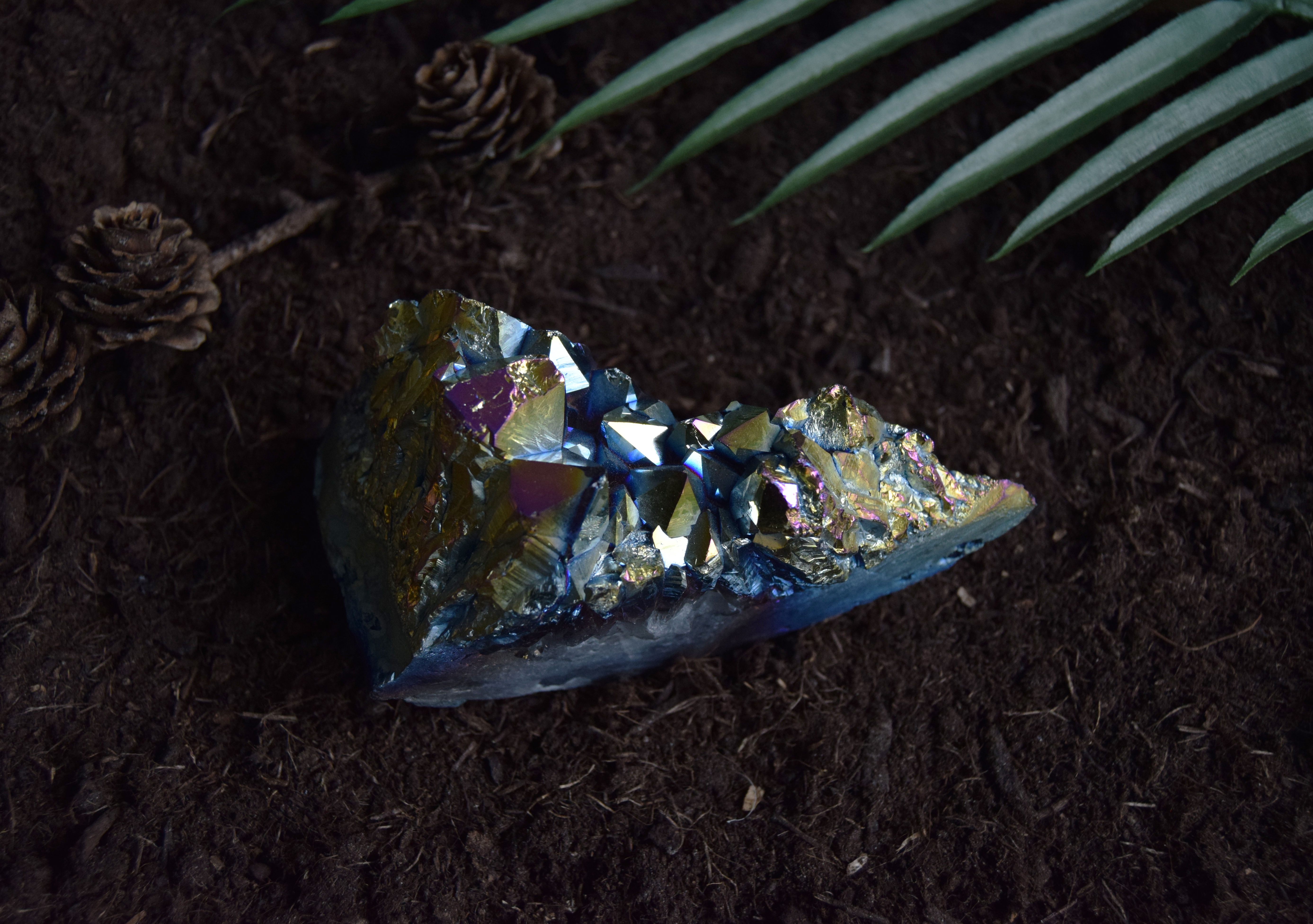 titanium 'aura' quartz (pie-slice)