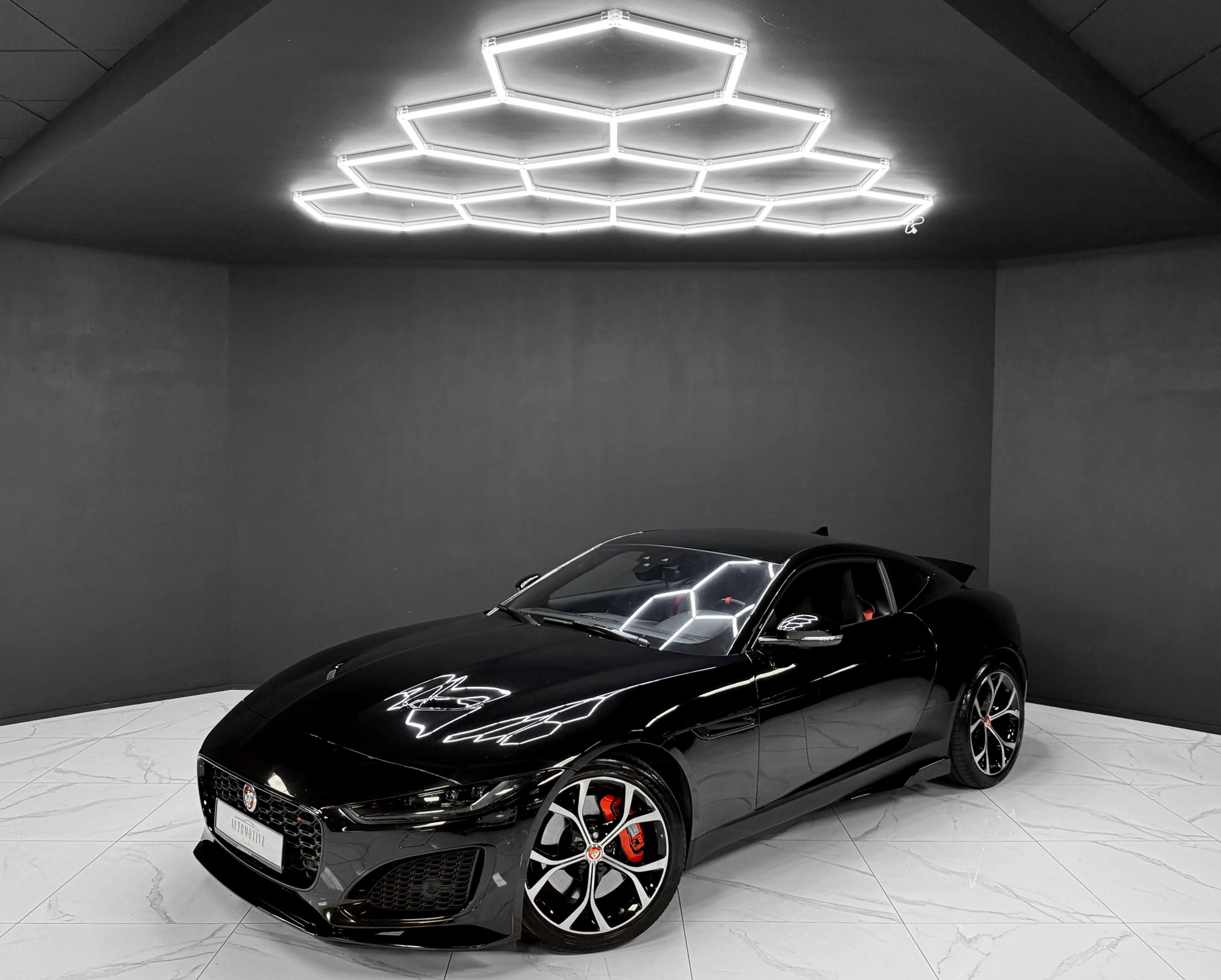Jaguar F-Type P300