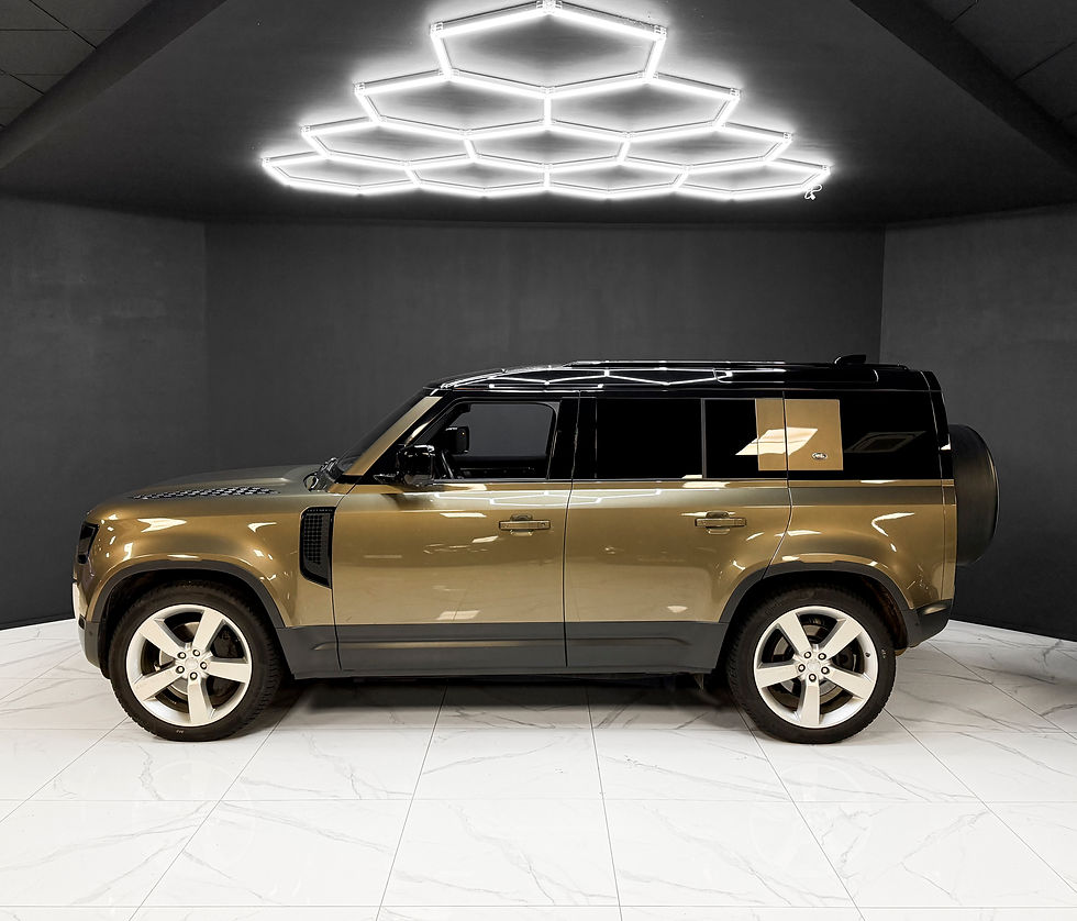 Miniature : Land-Rover Defender 110 D240