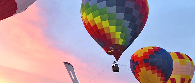 Воздушные шары сочи покататься. Воздушный шар сочи полет. Воздушные шары сочи покататься. Экзархо полет на воздушном шаре. Воздушные шары в сочи ферма экзархр.