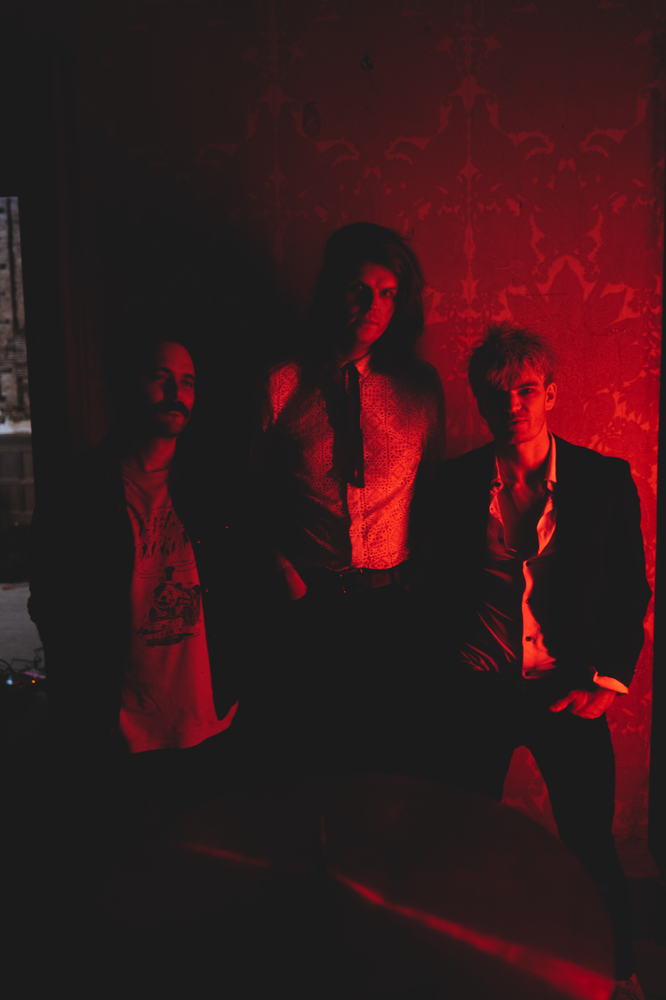 INTERVIEW WITH ENGLISH GRUNGE ROCKERS TIGERCUB