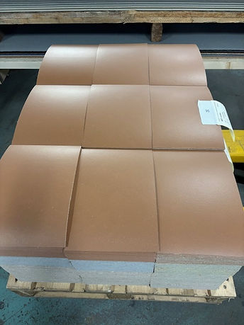 Op maat gestanste en verwerkte kartonnen onderdelen op pallet