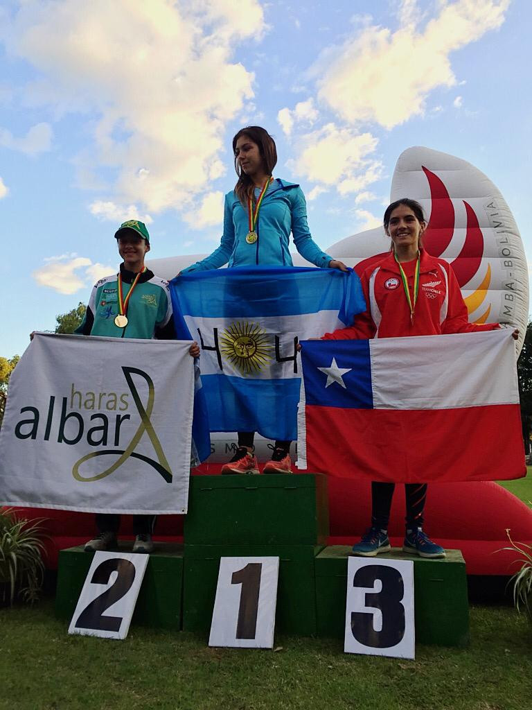 Victória Marchesini, 19 anos, subiu ao pódio competindo na categoria Junior, com a bandeira do Haras Albar.