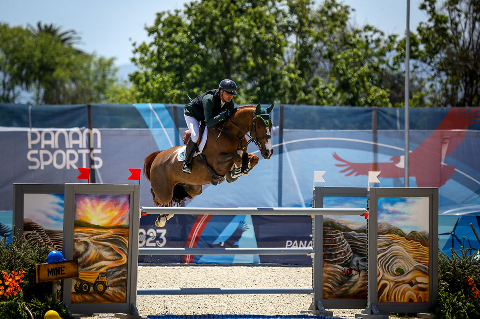 Rodrigo Pessoa e seu Tom Major em salto perfeito (Luis Ruas / CBH)