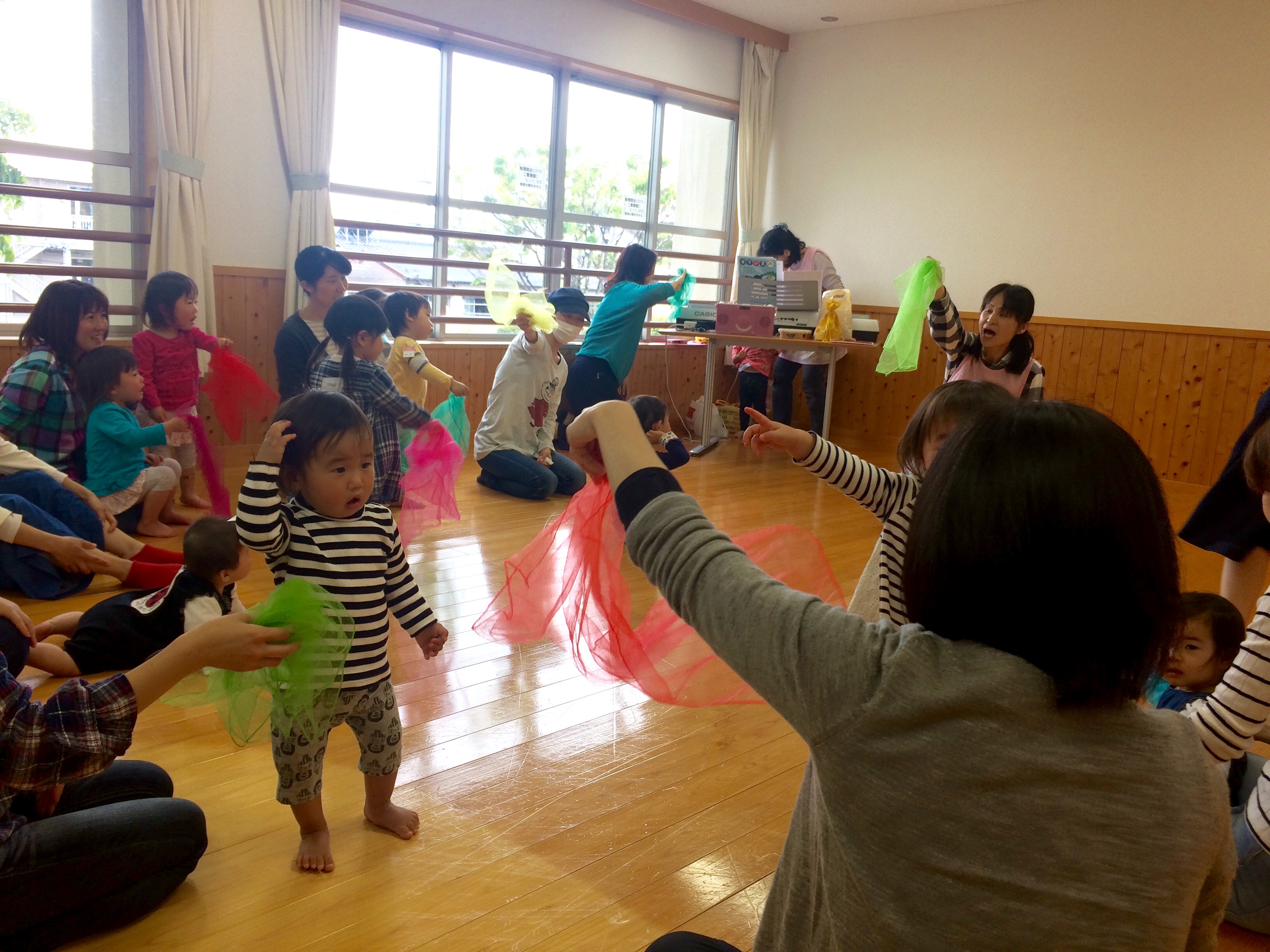 カラフルメロディ リトミックキッズ 静岡市 親子でリトミック 子育て支援 音楽を楽しもう 静岡市 用宗 番町 清水区 カラフルメロディ リトミックキッズ 静岡市 親子でリトミック 子育て支援 音楽を楽しもう 静岡市 用宗 番町 清水区