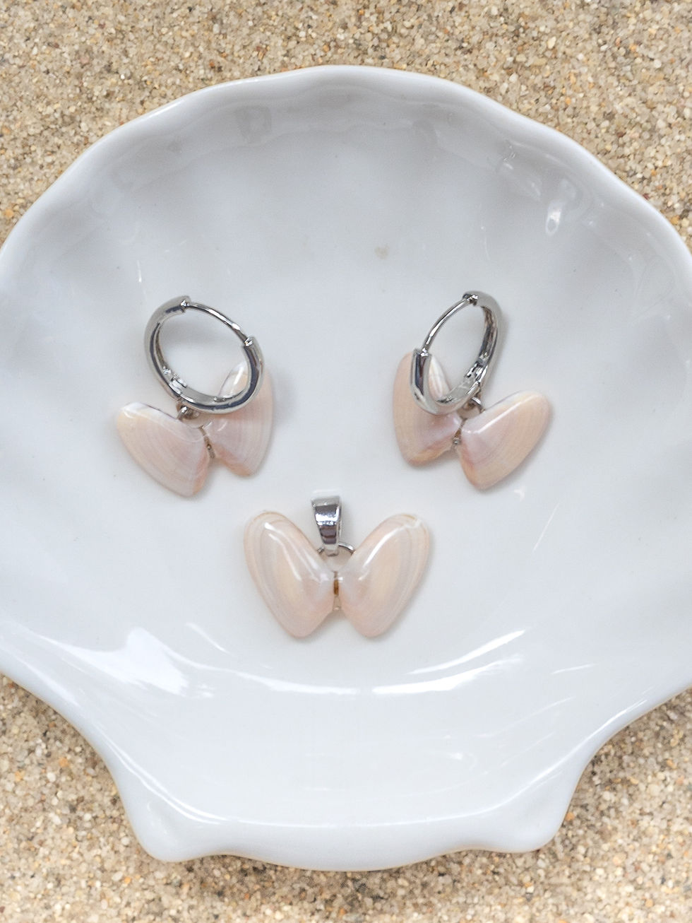 Thumbnail: Silver Butterfly Shell Set