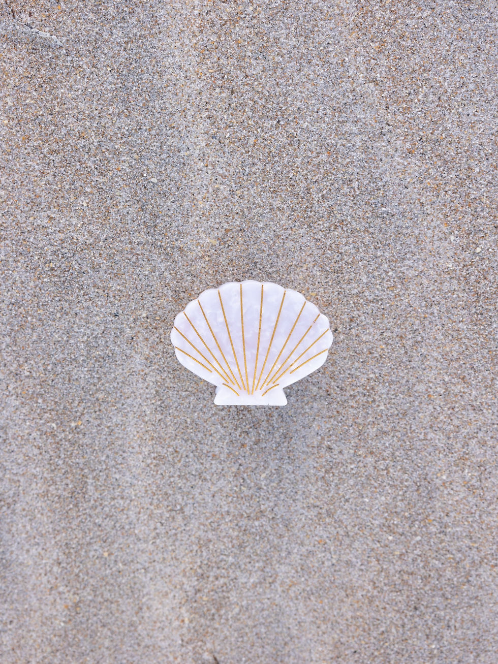 Thumbnail: Seashell Hair Claw Clip