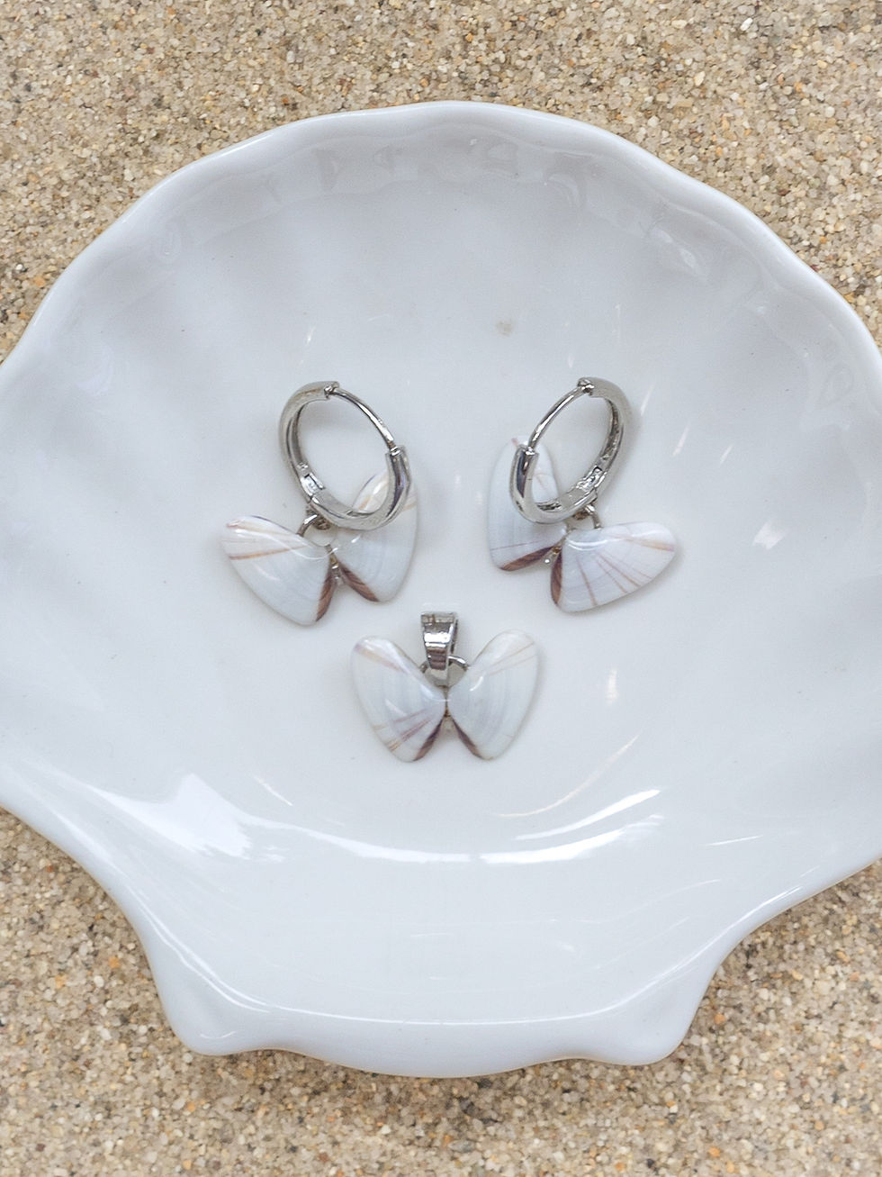 Thumbnail: Silver Butterfly Shell Set