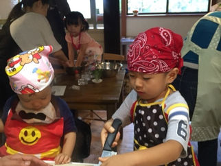 親子で作るお料理は子供の好き嫌いがなくなります。