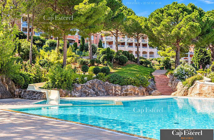 Piscine Hameau Cap esterel