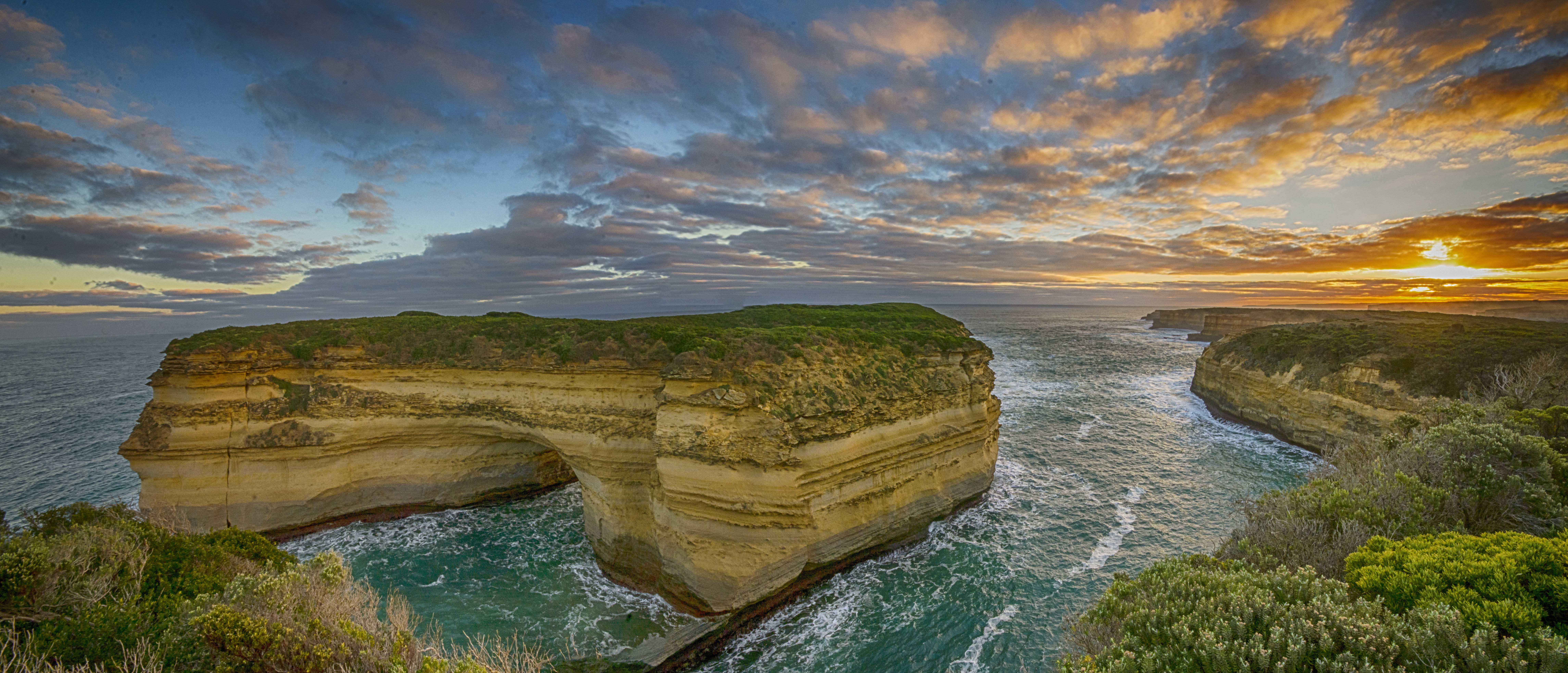 Loch & Gorge