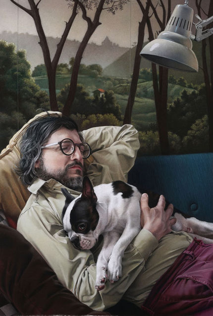 Kreidezeichung von einem Mann mit seinem Hund