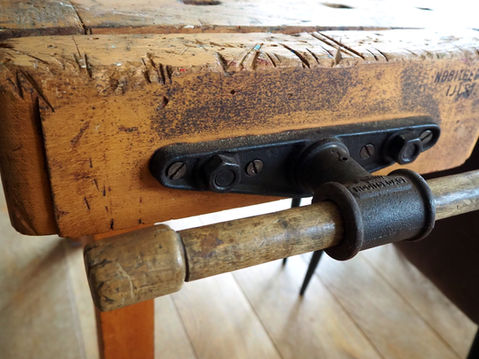 Authentieke houtbewerkingstafel