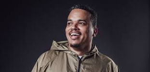 Filipe Vilela durante sua participação no Podcast JesusCopy, compartilhando sua trajetória no rap gospel, sua conversão e seu propósito na fé.