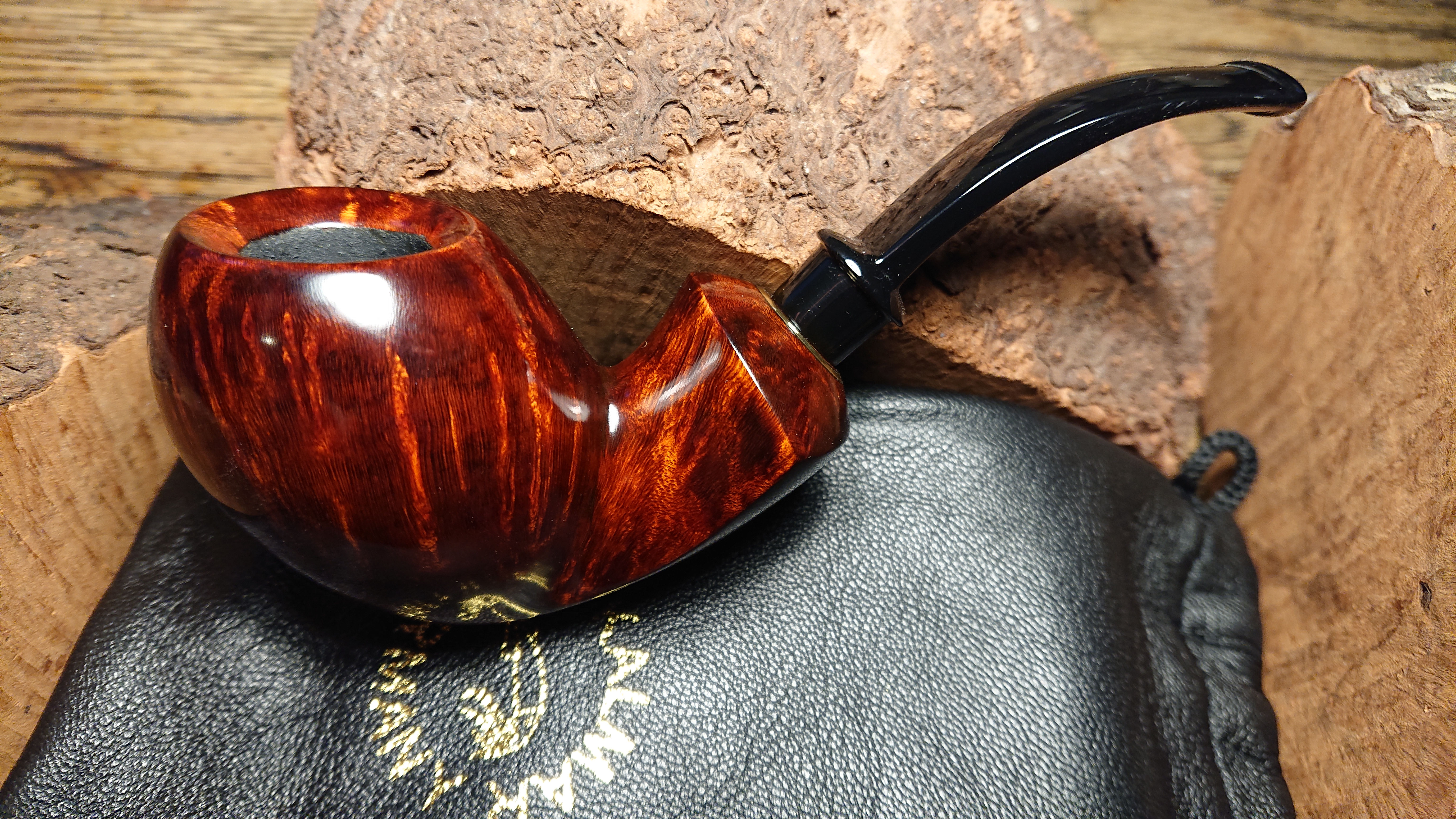 Freeform Bent Egg 9mm Briar Pipe with Brass Inlay
