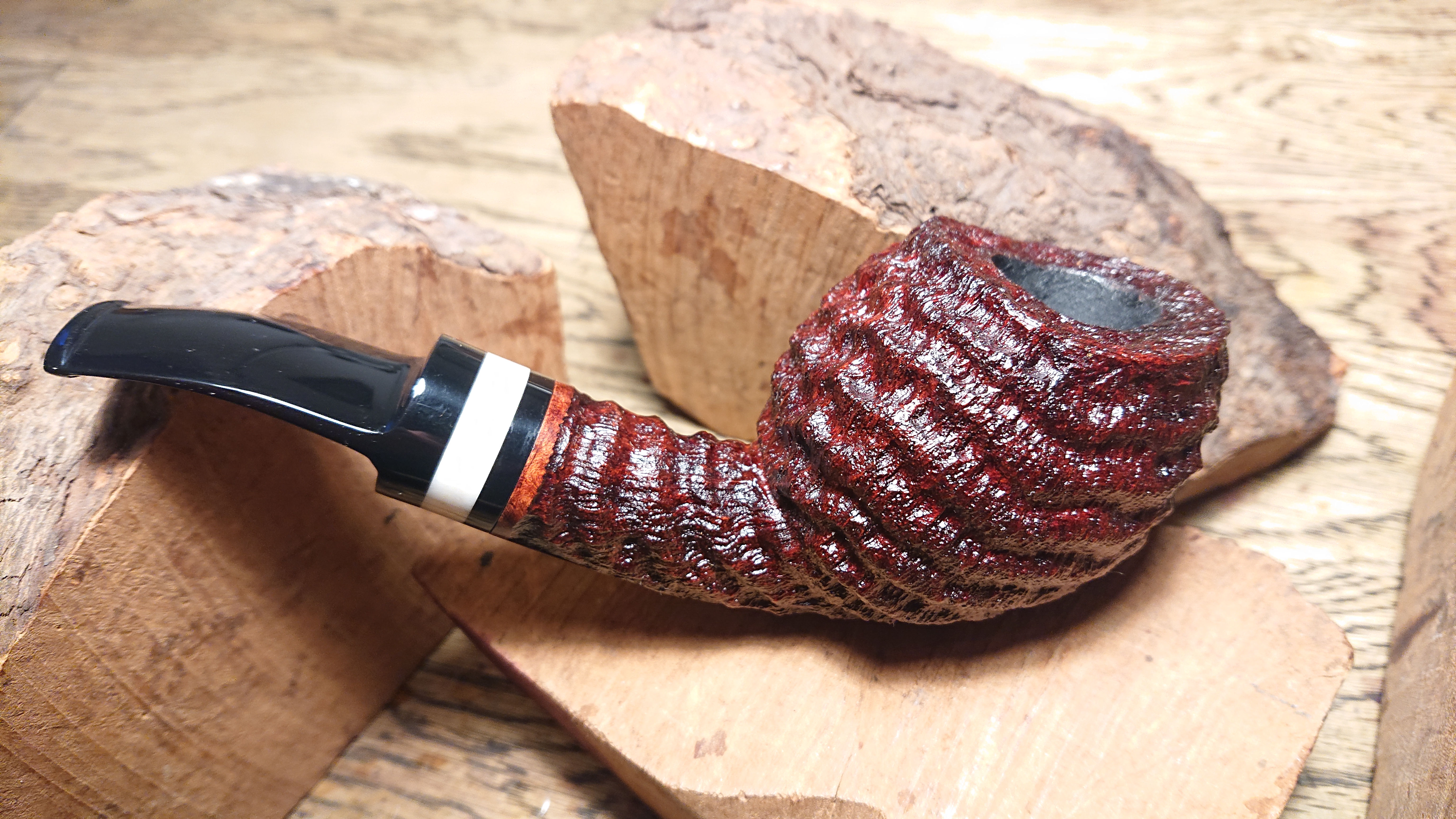 Chubby Assymetric Apple 9mm Briar Pipe with Stag Horn Band