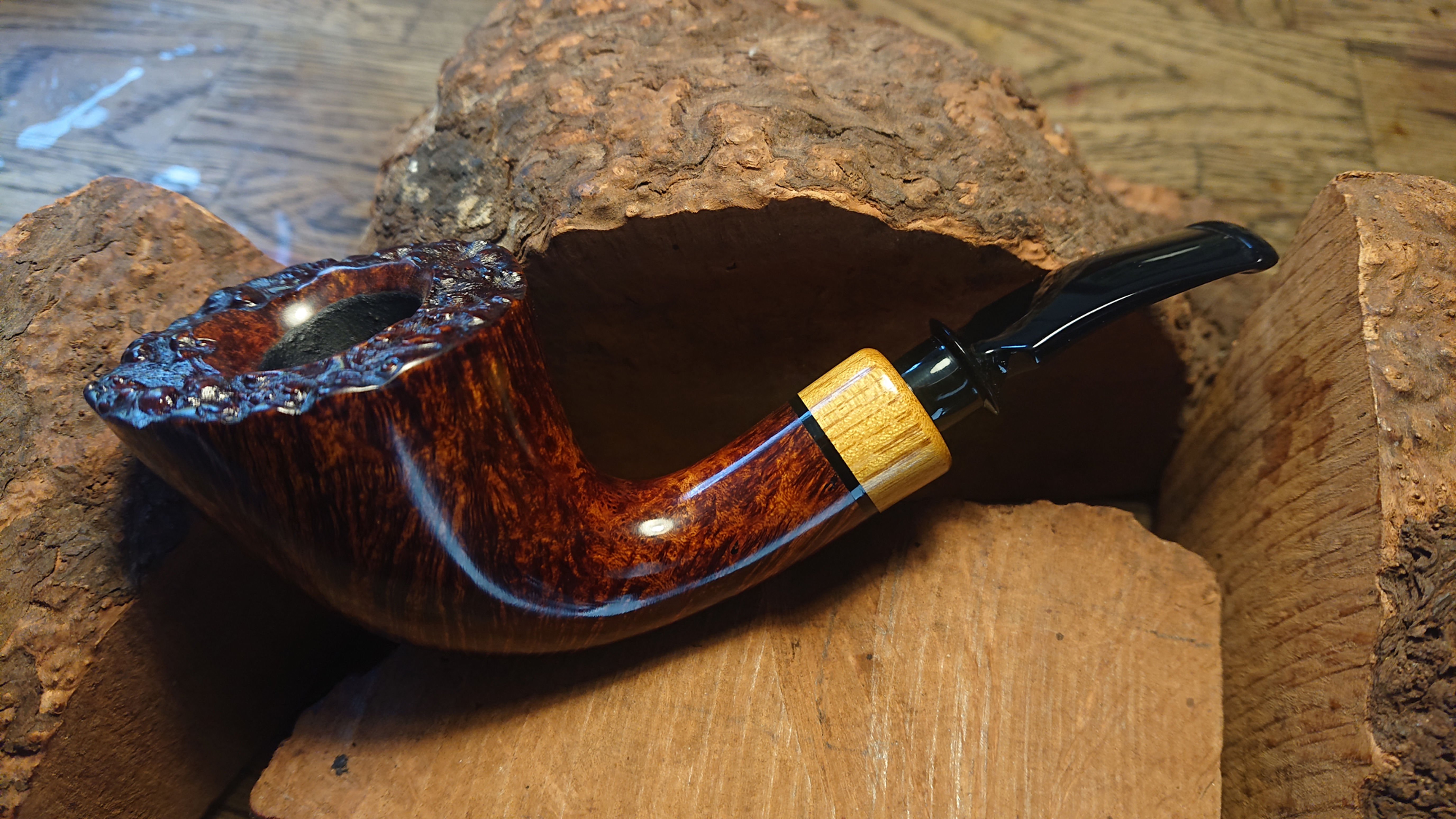 Freehand Halfbent Dublin 9mm Briar Pipe with Osage Orange Wood Band