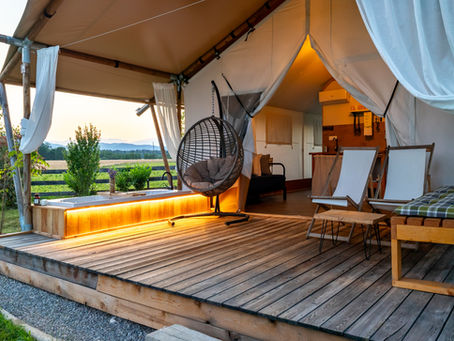 Verwen uzelf en uw gezin in luxe glampingtenten