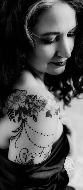 Cincinnati Boudoir Photography of Mitzi-8751.jpg