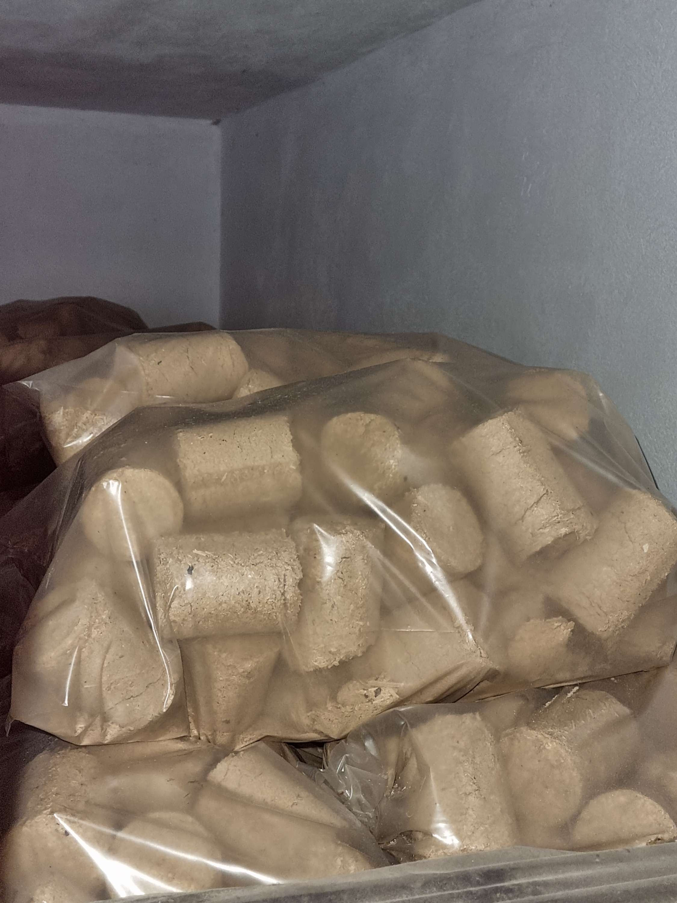 Brykiet drzewny wałki