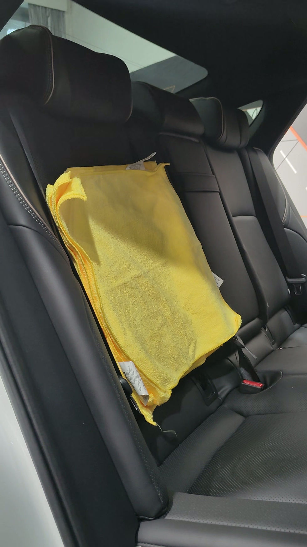 縮圖：Crown |  後座通風座椅  | 裕森汽車影音