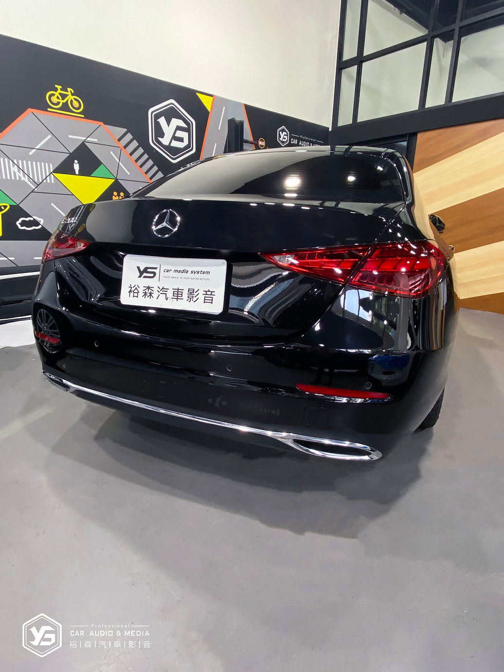 縮圖：C-Class W206 | 原廠 一腳踢 | 裕森汽車影音