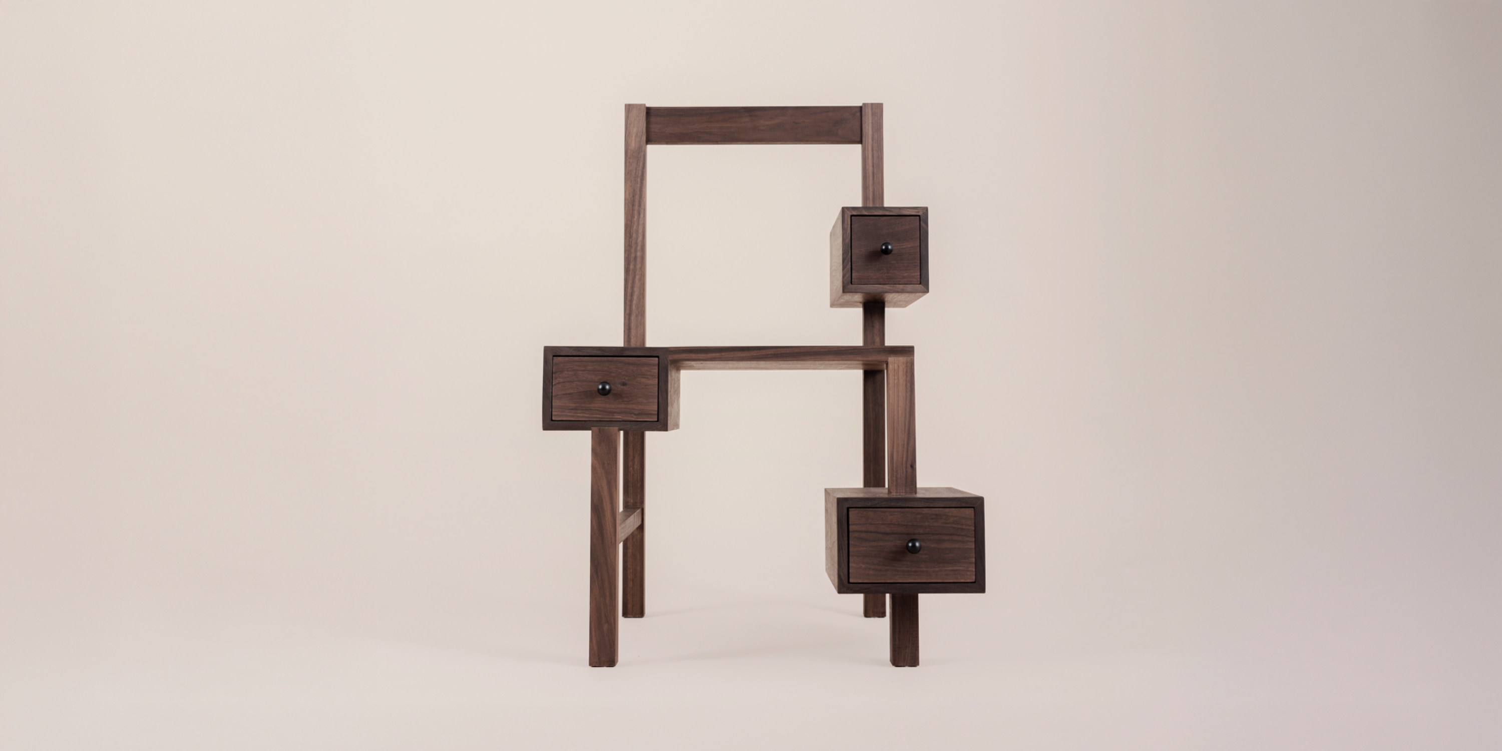 3Drawer-Chair---Photo-by-Uri-Bareket-28_edited.jpg