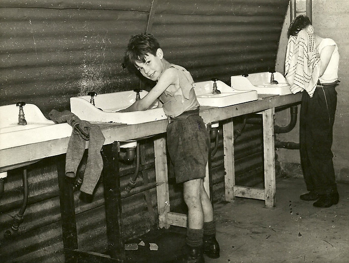 36946206_1899053170133518_29969323841982