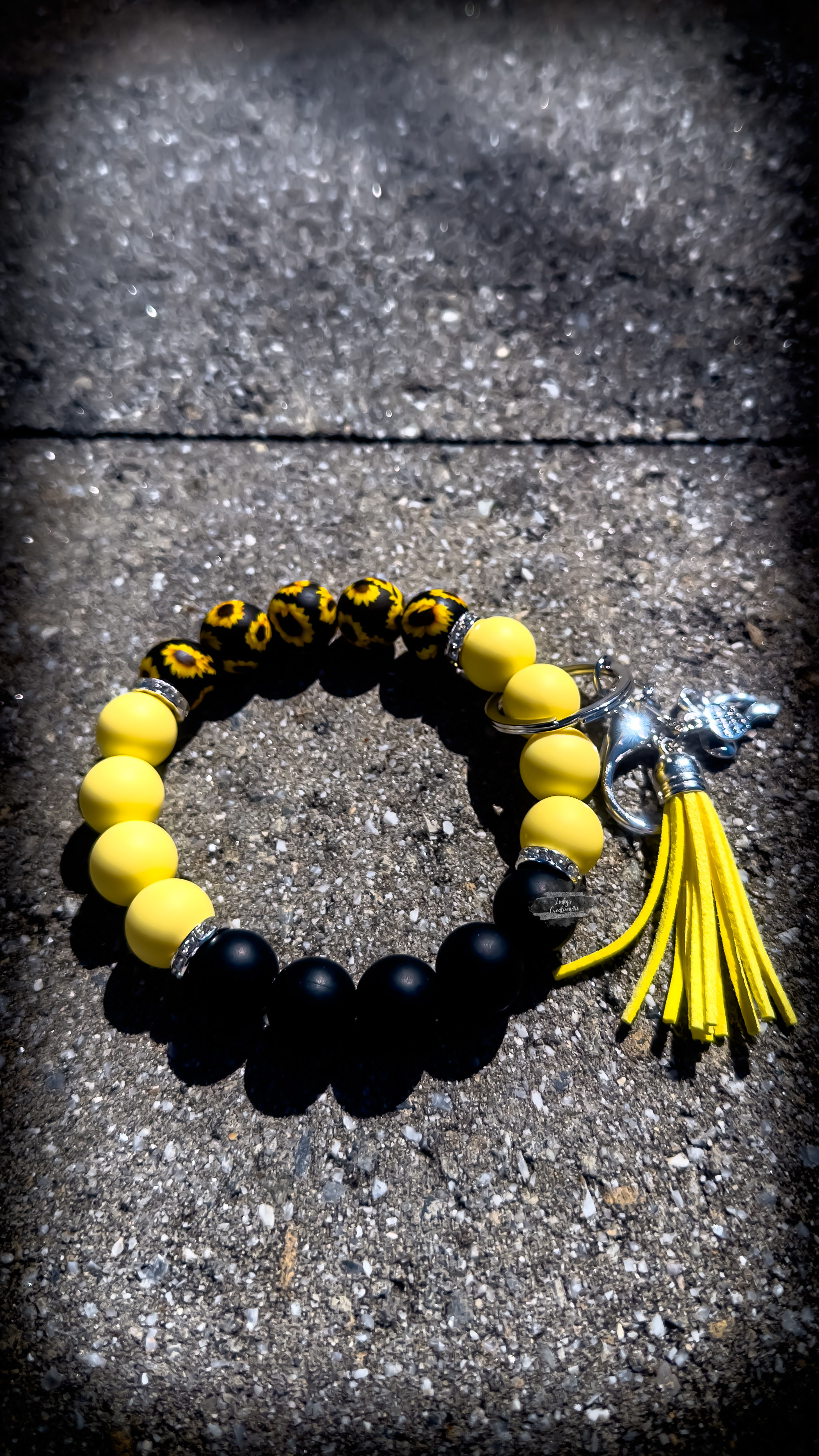 🌻💛🖤 Golden Sunflower Silicone Beaded Wristlet