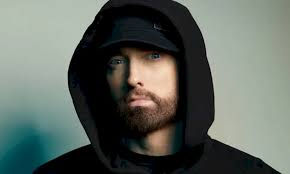 Eminem se torna o único rapper da história com três álbuns certificados como diamante nos EUA