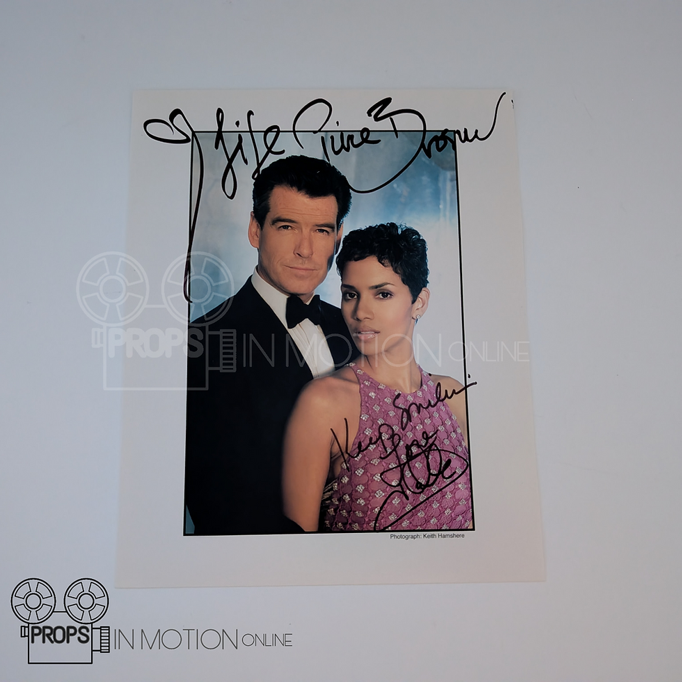 Die Another Day (2002) Pierce Brosnan & Halle Berry Signed Photograph (02822)