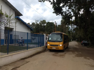 Descaso da Prefeitura com transporte escolar prejudica novamente os alunos do norte de Ubatuba