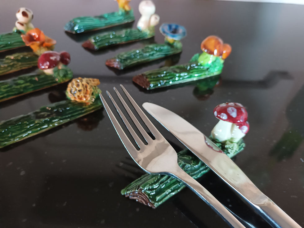 Thumbnail: Mushroom cutlery holders