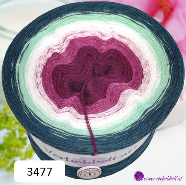 Frischer Frühlingsbobbel mit blumig-farbenfrohen Farben im Farbverlauf-von beerenfarben über weiss pistazie zu petrolfarben