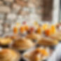 pour un restaurant qui propose des brunchs, peux créer une photo réel d'un buffet brunch a