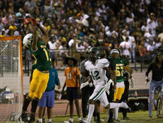 Ole Miss 3 Star Recruit Sanfrisco Magee Dominates Laurel Tornados With Touchdown After Touchdown