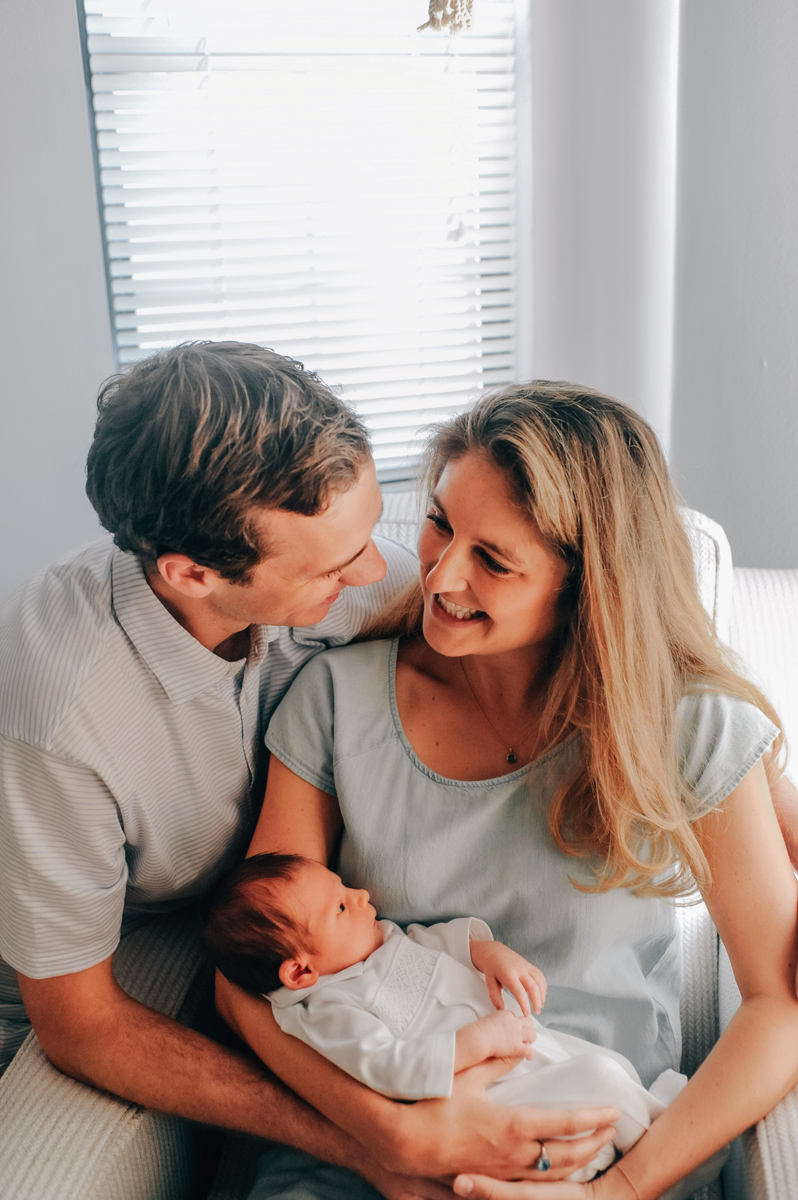 lifestyle newborn photographer