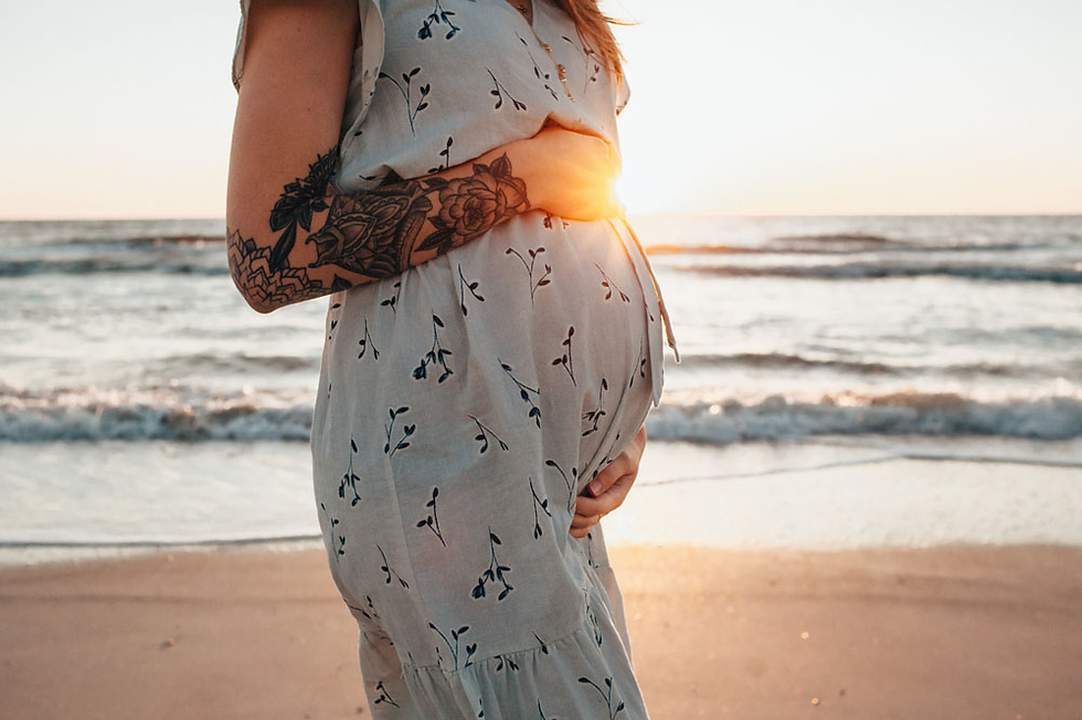 beach maternity photographer jacksonville