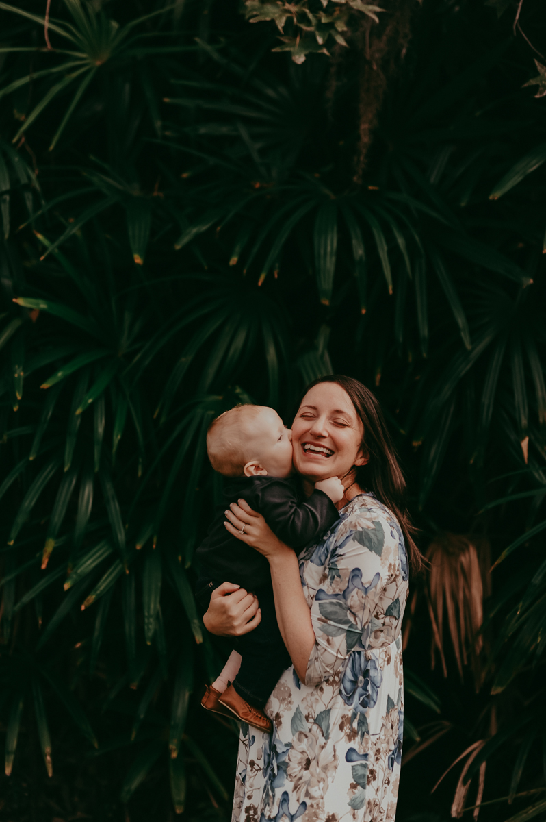 motherhood photographer