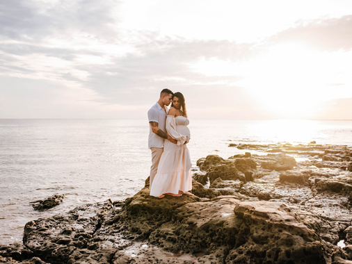 Sunrise Beach Maternity Portraits