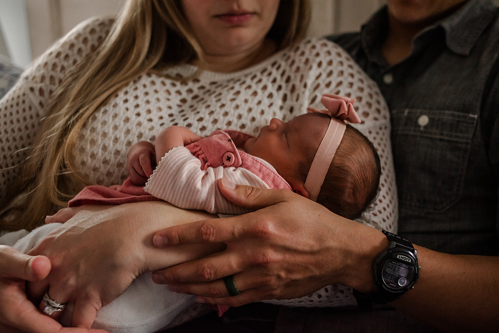 lifestyle newborn photographer in jacksonville
