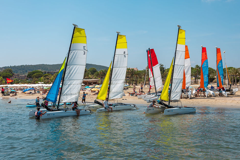 Catamaran plage Favière Bormes les Mimosas