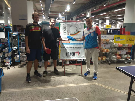 Primeiro torneio de tênis de mesa da Decathlon conta com 44 participantes